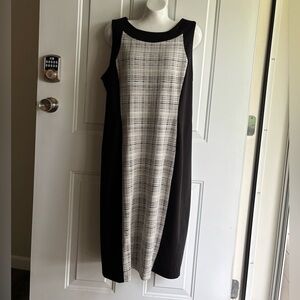 Sharagano Black and White Scuba Sheath Midi Dress